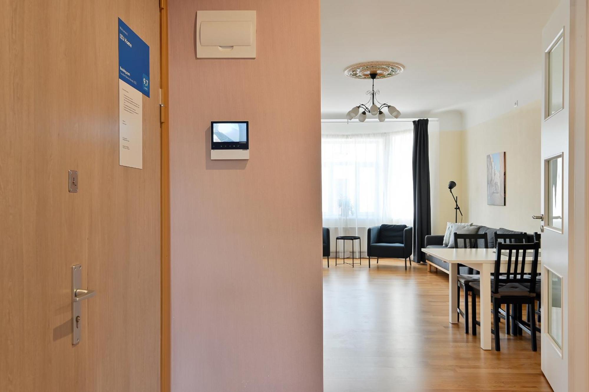 Families & Groups - 4 Bedrooms - Spacious 110m2 - Perfect Location * Riga