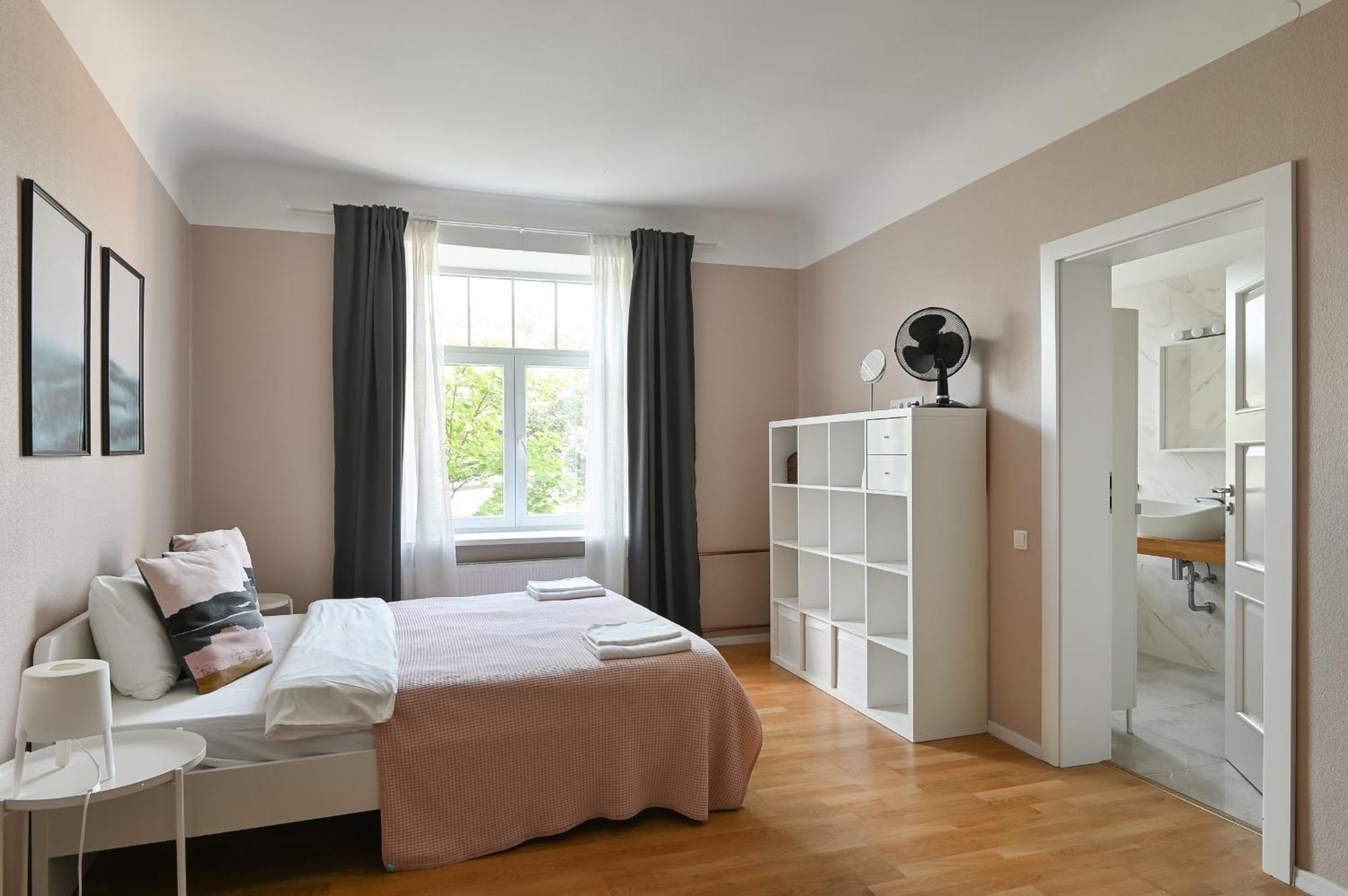 Families & Groups - 4 Bedrooms - Spacious 110m2 - Perfect Location *